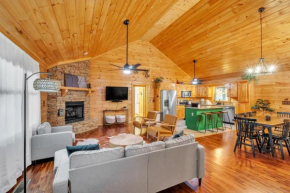 Cozy Cabin in Ellijay with Hot Tub, Game Room & More